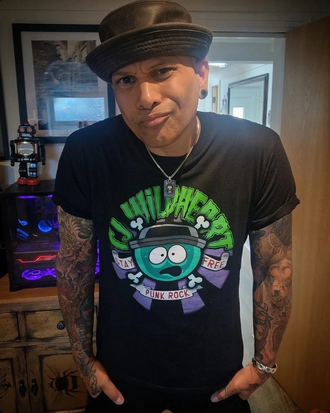 CJ Wildheart - 'Stay Free' T-shirt